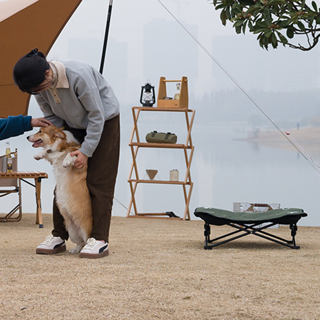 Outdoor washable pet folding bed