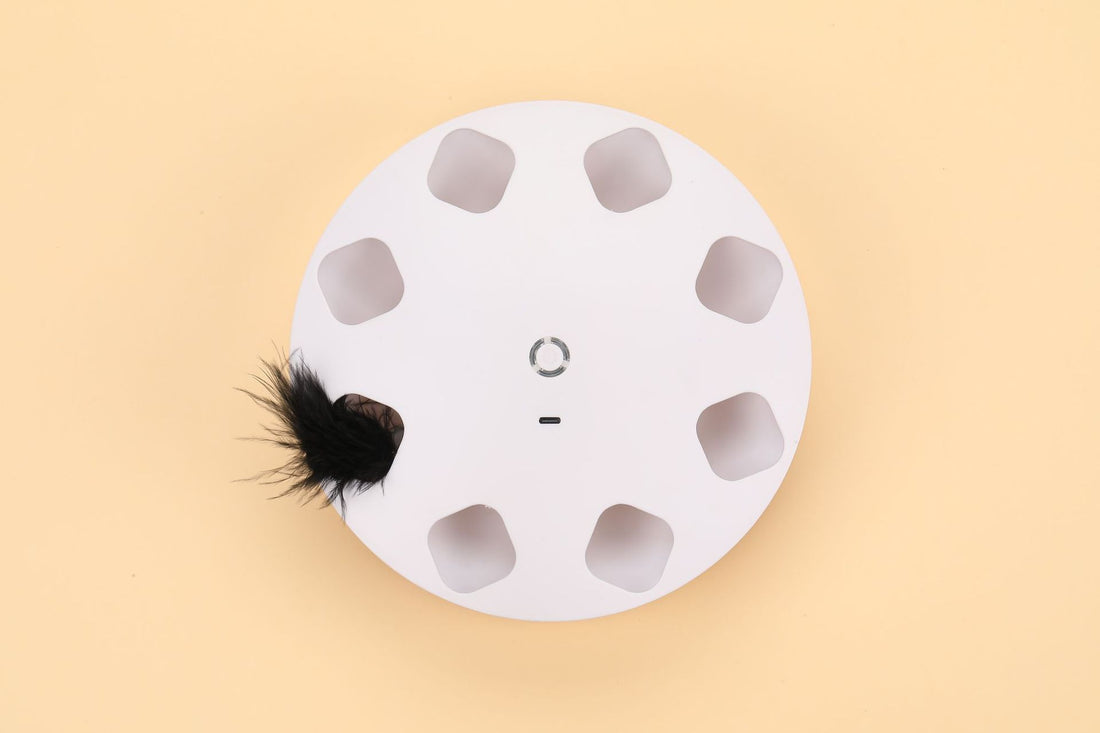 UFO Cat Teaser Toy Rotating Feather